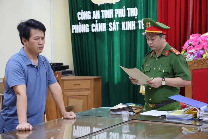 Công an tỉnh Phú Thọ thi hành quyết định khởi tố bị can đối với Phan Thế Hoài về tội "Sản xuất, buôn bán hàng giả" 6541.jpg