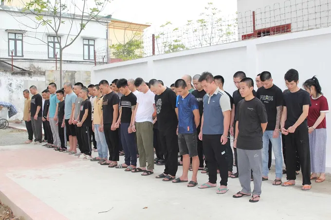 Các đối tượng bị bắt giữ. Ảnh: CÔNG AN NGHỆ AN các đối tượng.1.jpg