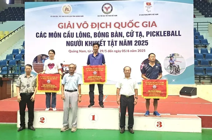 thanh tich 2.jpg