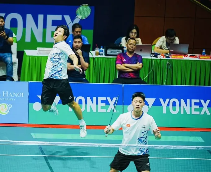 Đình Hoàng và Đình Mạnh giành được chiến thắng đầu tiên tại nội dung đôi nam giải vô địch thế giới 2025 tổ chức ở Pháp. Ảnh: BUBADU