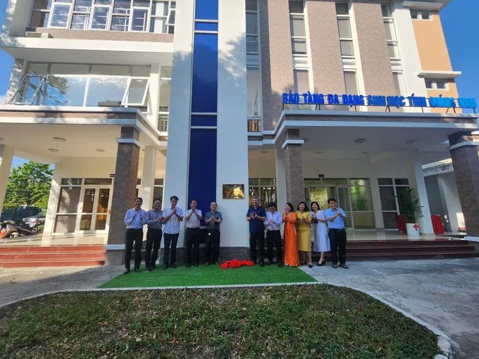 Các đại biểu khai trương Bảo tàng đa dạng sinh học tỉnh Quảng Nam. Ảnh: NGUYỄN CƯỜNG 15-5-bao-tang-da-dang-sinh-hoc-quang-nam-1.jpg