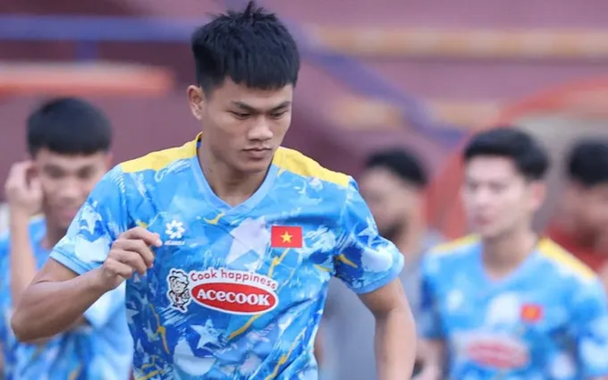 Tiền đạo Phạm Gia Hưng là phát hiện mới của HLV Kim Sang-sik trong năm 2025. ẢNH: NHẬT ĐOÀN