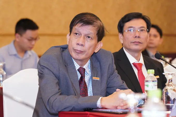 Phó Tổng Biên tập Phụ trách Báo SGGP Nguyễn Khắc Văn và Phó Tổng Biên tập Báo SGGP Phạm Trường tại Diễn đàn CEO 2025. Ảnh: HOÀNG HÙNG BBT1.jpg