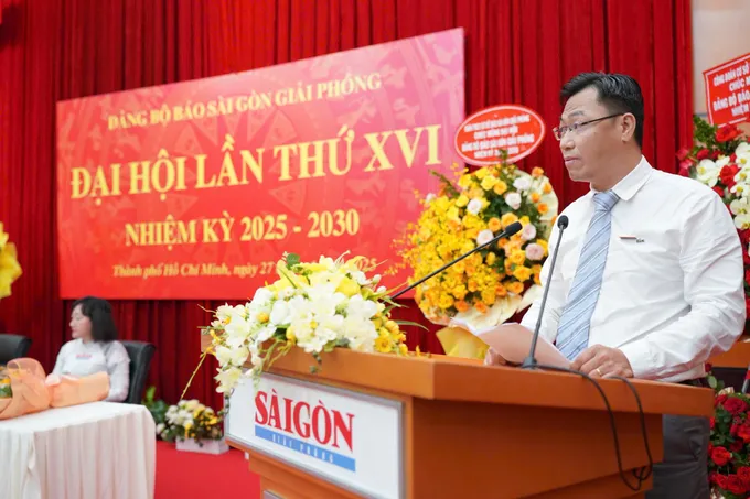 Đại diện Chi bộ Tòa soạn trình bày tham luận tại đại hội z6747779883619_cd2909ec8052044d7b215df83e78dfd1.jpg