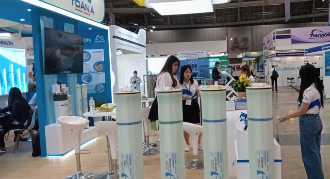 Doanh nghiệp trưng bày sản phẩm tại triển lãm. Ảnh: MINH HẢI gen-n-z7142912582309_71952a5867fc186905f4277553c4f072.jpg