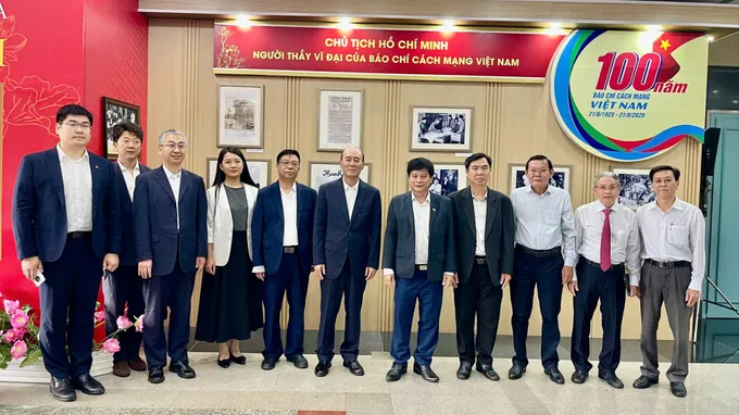 Đoàn Hội Nhà báo toàn quốc Trung Quốc thăm, làm việc tại Đài Truyền hình TPHCM 4.jpg