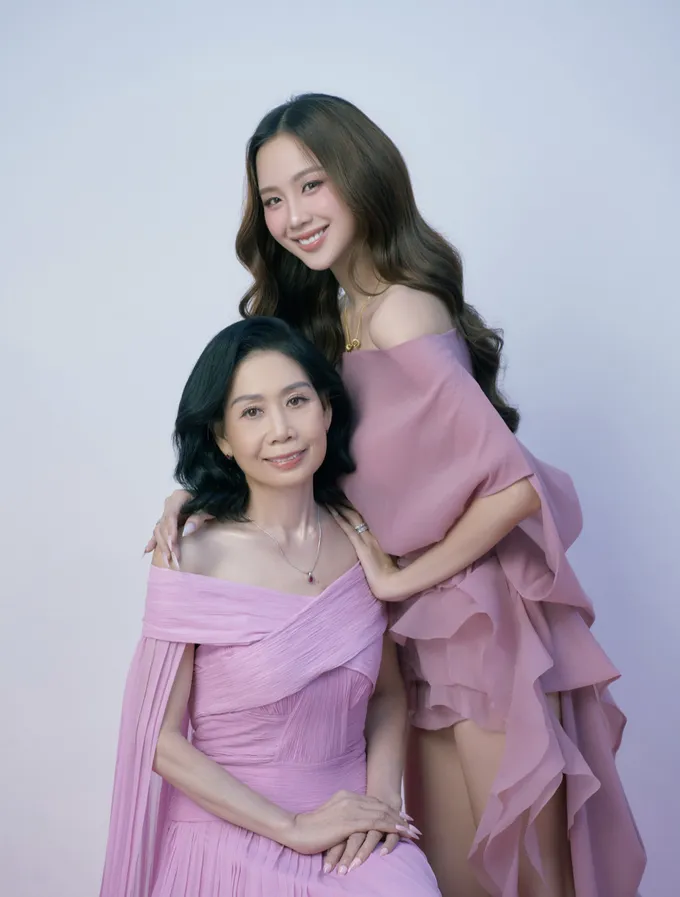 Hoa hậu Bảo Ngọc khoe sắc cùng mẹ Ảnh chụp Màn hình 2024-06-18 lúc 20.43.07.png