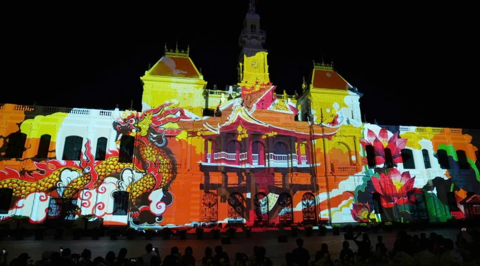 Trình diễn ánh sáng Welcome Hồ Chí Minh City de5677d7f7f345ad1ce2.jpg