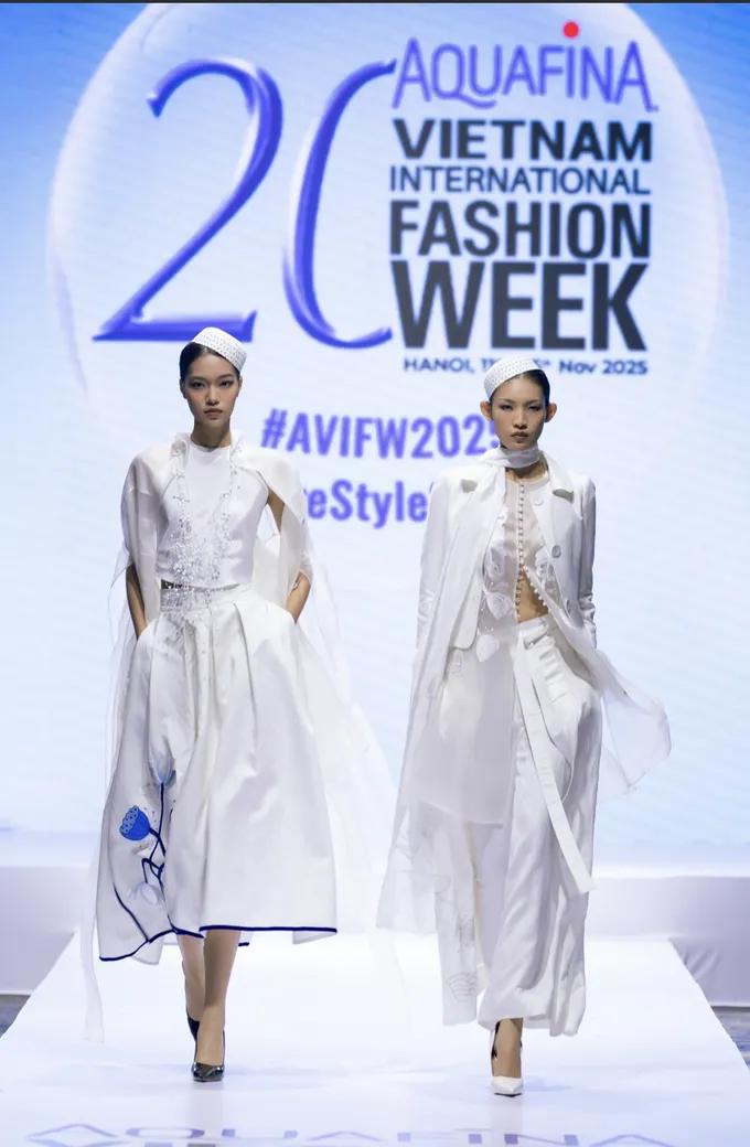 Ảnh chụp Màn hình 2025-10-29 lúc 23.24.41.png