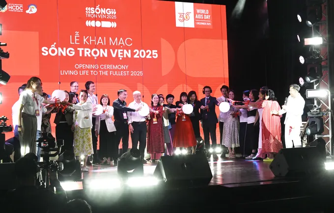 Ảnh chụp Màn hình 2025-11-28 lúc 20.16.18.png