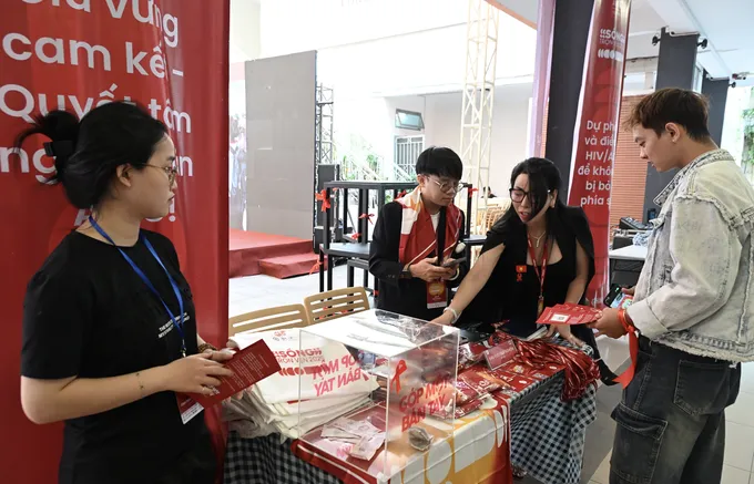 Ảnh chụp Màn hình 2025-11-28 lúc 21.04.09.png