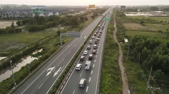 Khẩn trương triển khai mở rộng cao tốc TPHCM - Long Thành - Dầu Giây. Ảnh: QUỐC HÙNG 11.jpg