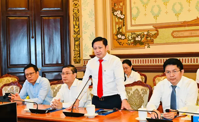 Đồng chí Ngô Quang Sự phát biểu nhận nhiệm vụ. Ảnh: VIỆT DŨNG z7173230151664_1b1a383274ba49b8d7e77d1f50caf2cb.jpg