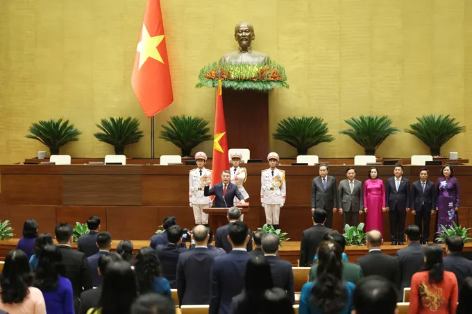 Đồng chí Lê Minh Hưng tuyên thệ nhậm chức Thủ tướng Chính phủ, chiều 7-4. Ảnh QUANG PHÚC.jpg