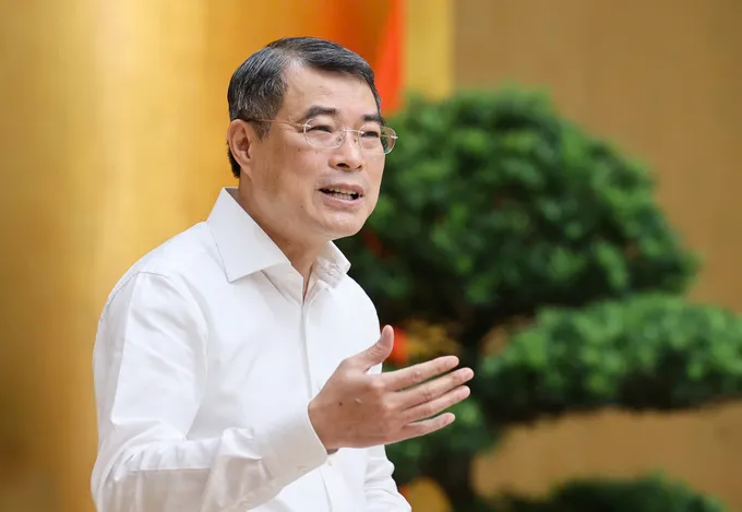 Thủ tướng Lê Minh Hưng chủ trì và phát biểu tại cuộc làm việc với NHNN Việt Nam, sáng 29-4. Ảnh VIẾT CHUNG.jpg