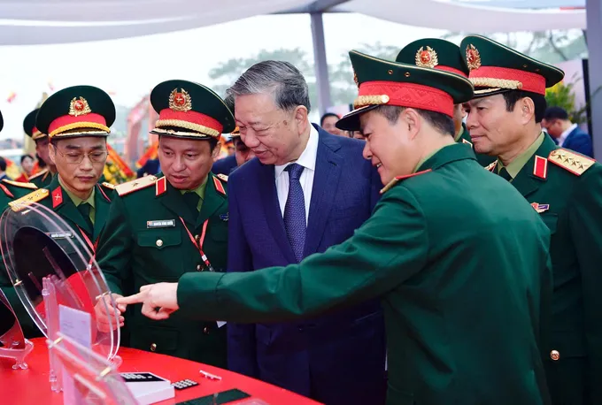 Khoi cong nha mang chip Viettel 6.jpg