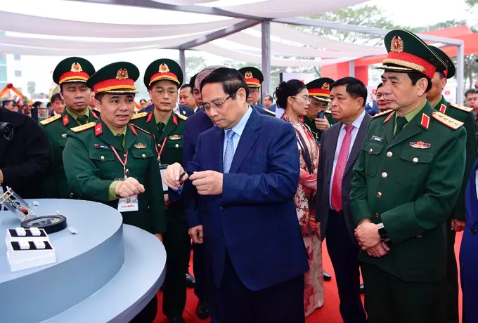 Khoi cong nha mang chip Viettel 7.jpg