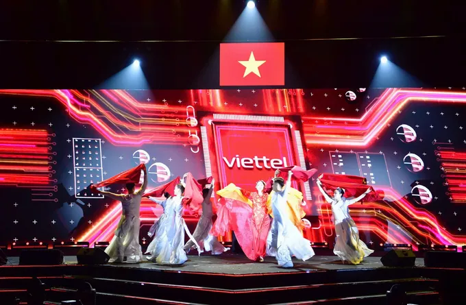 Khoi cong nha mang chip Viettel 8.jpg