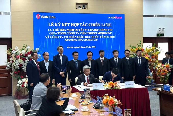 Quang cảnh lễ ký kết Biên bản ghi nhớ hợp tác chiến lược giữa MobiFone và Sun Edu Hop tac MobiFone 1.jpg