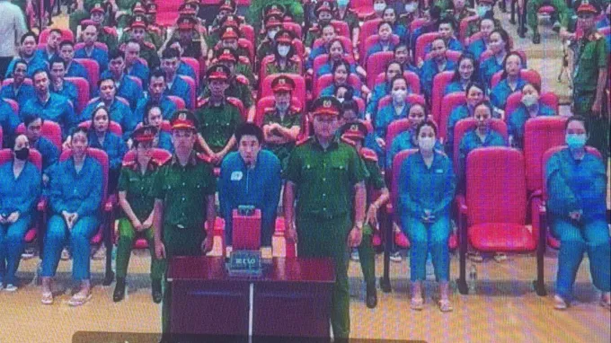 vu-vn10-ca-si-chi-dan.jpg