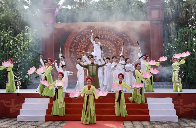 Chương trình nghệ thuật "Bản trường ca Lạc Việt". Ảnh: DŨNG PHƯƠNG IMGL3650.JPG