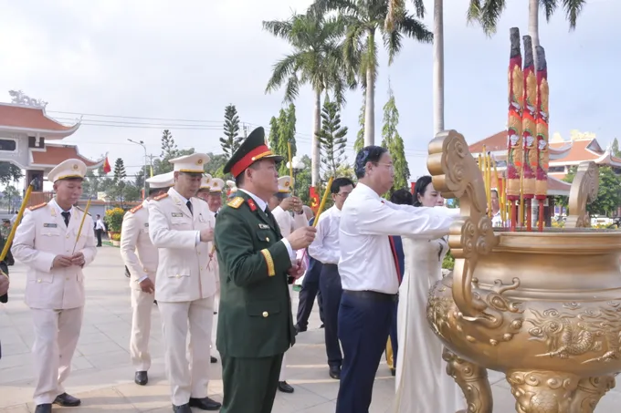 vieng nghia trang 8.JPG