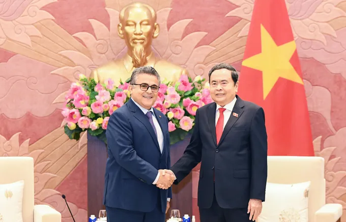 Chủ tịch Quốc hội Trần Thanh Mẫn tiếp Đại sứ Nhà nước Palestine tại Việt Nam Saadi Salama, tại Nhà Quốc hội. Ảnh: VIẾT CHUNG