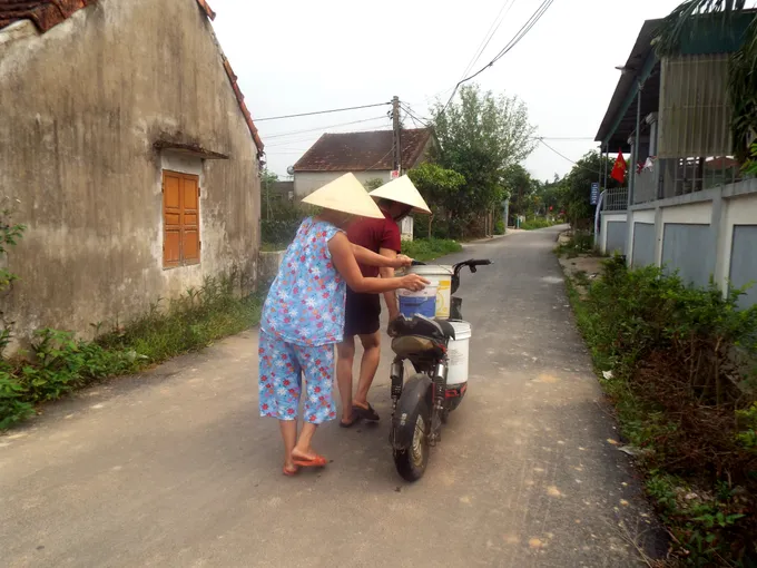 Người dân thiếu nước sạch giữa mùa nắng nóng vì nhà máy cấp nước hư hệ thống bơm 3 DSCF5671 (1).JPG