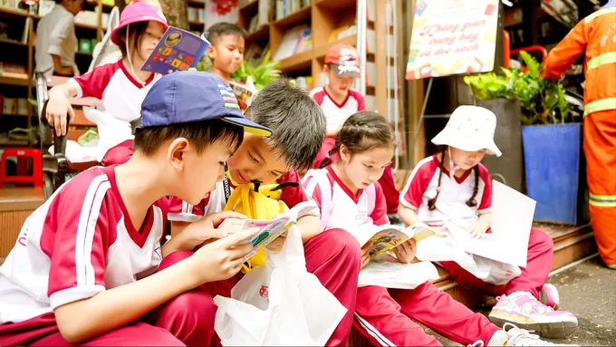 Từ đọc nhanh đến đọc sâu: Bài toán của thời đại số