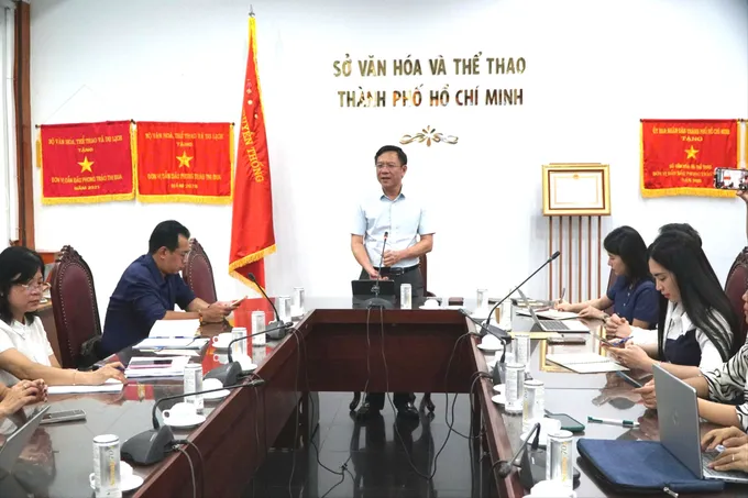 Mr Hồi phát biểu.jpg