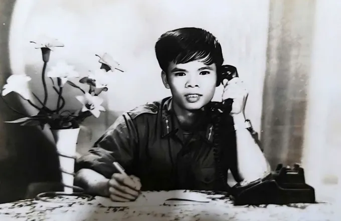 Ông Hà Thanh Sơn làm công tác quân quản tại Sài Gòn sau ngày 30-4-1975. Ảnh: Nhân vật cung cấp daccong.jpg
