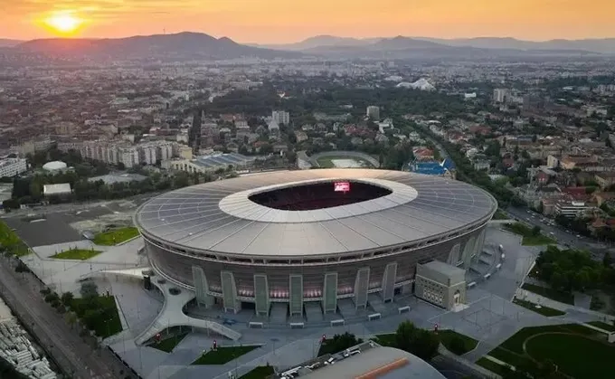 Sân Puskas Arena ở Budapest