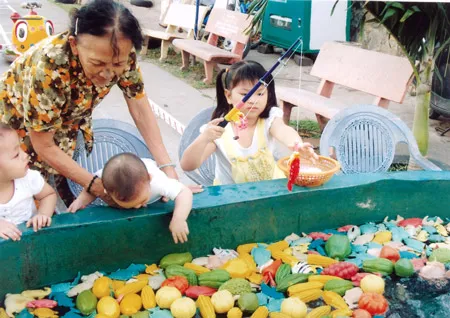 Một góc công viên Tân Phước là khu vui chơi của thiếu nhi.