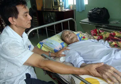 Ông Nguyễn Văn Lự, người duy nhất còn sống của đội quân đào địa đạo Phú Thọ Hòa nay đã già yếu.