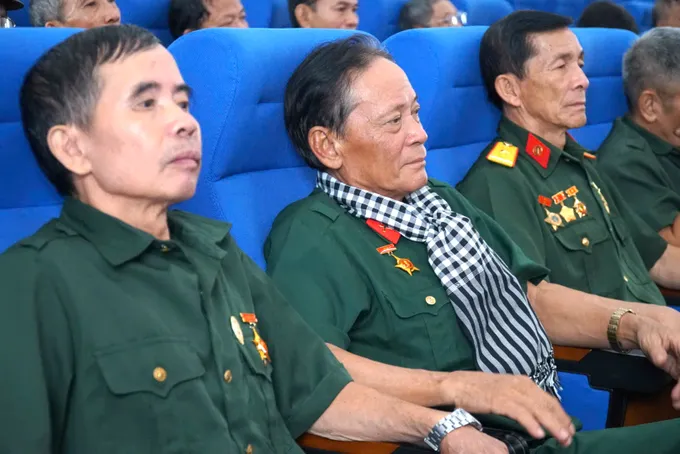 Các cựu chiến binh tham dự hội nghị 5.jpg