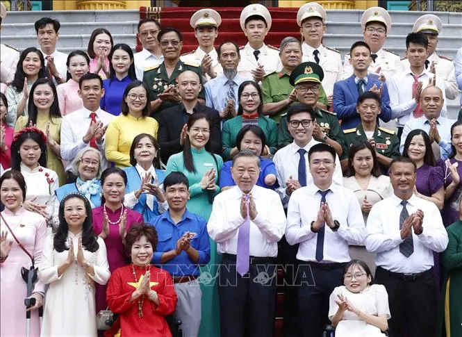Tổng Bí thư, Chủ tịch nước Tô Lâm và các đại biểu. Ảnh: TTXVN