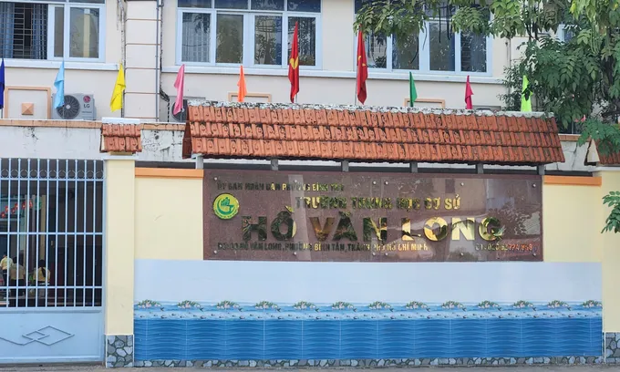 bua an ban tru.jpg