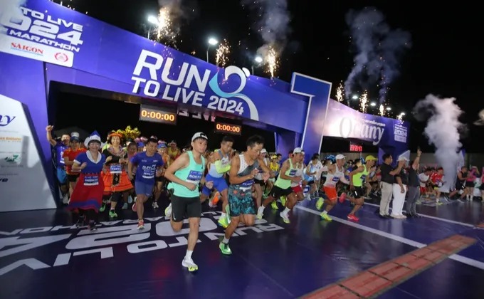Hơn 7.000 VĐV Run To Live 2024 chung tay góp sức vì cộng đồng. Ảnh: DŨNG PHƯƠNG