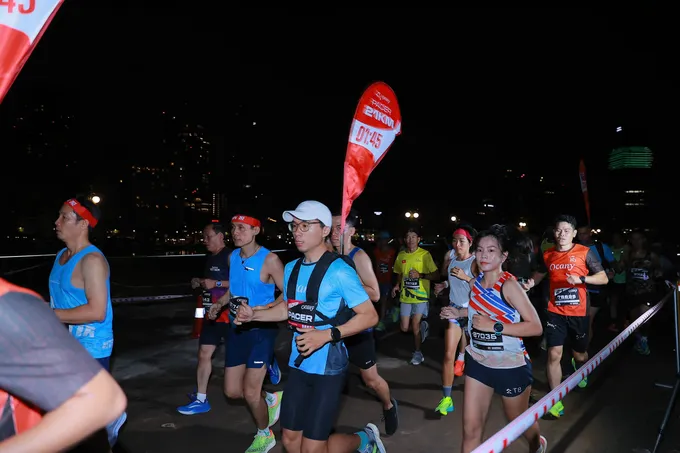 10.000 runner xuất phát từ sáng sớm z6388516525441_58a7e968ae882e18bbbcdbb9224e91c9.jpg