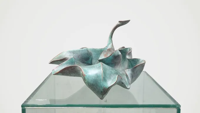 (50-59,61,72)- Điêu khắc “nhẹ hóa” kim loại của Trần Việt Hưng