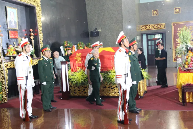 Những câu chuyện bình dị về ông Mười Hương ảnh 4