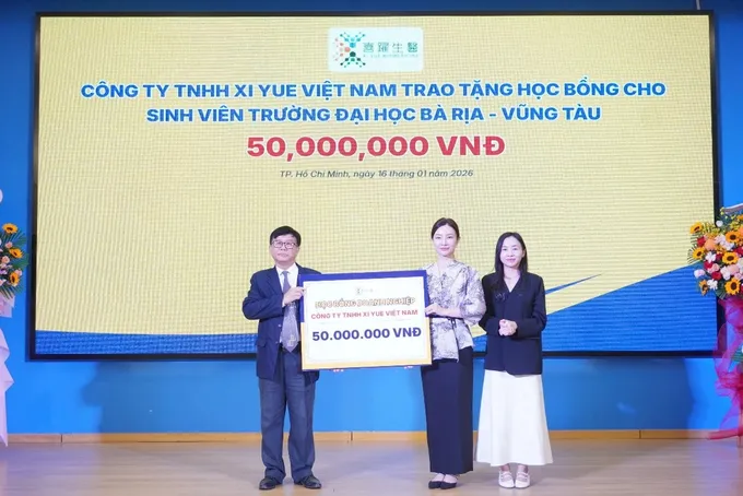Các doanh nghiệp trao tặng học bổng cho sinh viên Trường Đại học Bà Rịa - Vũng Tàu BVU 1.jpg