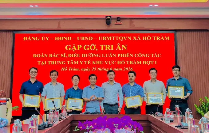 Xã Hồ Tràm (TPHCM) tri ân đoàn bác sĩ, điều dưỡng tăng cường