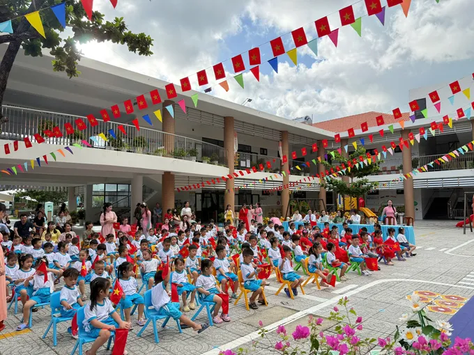 Lễ khai giảng tại đặc khu C&ocirc;n Đảo