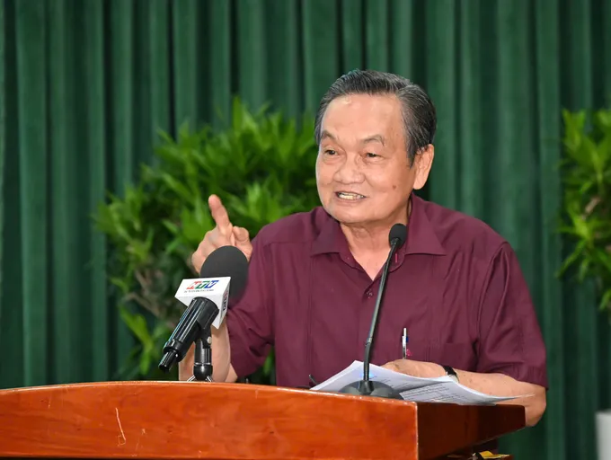 TS Trần Du lịch trình bày tham luận. Ảnh VIỆT DŨNG.jpg