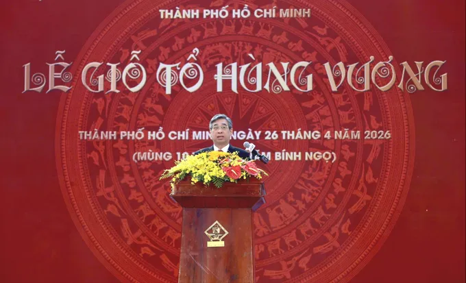 Phó Bí thư Thành ủy, Chủ tịch UBMTTQ Việt Nam TPHCM Nguyễn Phước Lộc đọc diễn văn ghi nhớ công ơn Quốc tổ. Ảnh: DŨNG PHƯƠNG ae00c0d834a1b5ffecb0.jpg