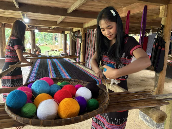 Chuỗi hoạt động nhằm giới thiệu, bảo tồn và phát huy các giá trị văn hóa truyền thống của đồng bào Khmer Nam bộ 4c50c520-4668-4524-8686-dbcce1591804.jpg