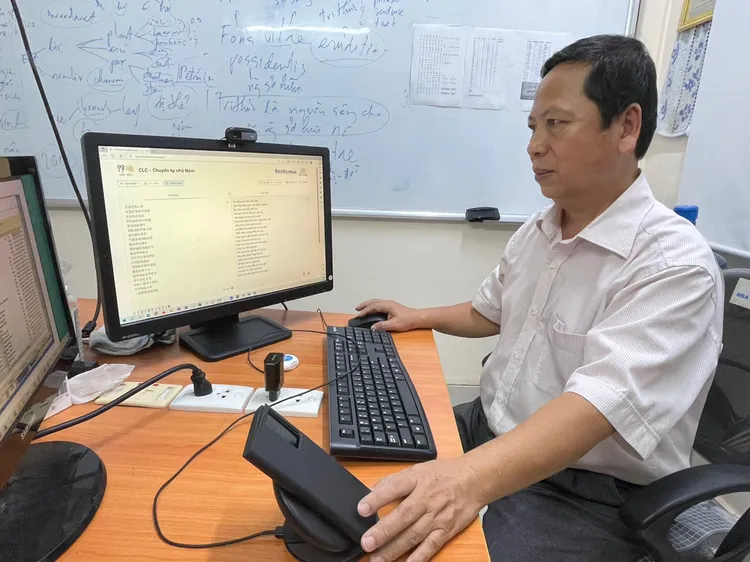 PGS-TS Đinh Điền hướng dẫn dùng ứng dụng chuyển tự chữ Nôm sang chữ quốc ngữ PGS-TS Đinh Điền hướng dẫn dùng ứng dụng chuyển tự chữ Nôm sang chữ quốc ngữ