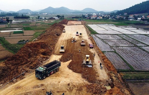 Bộ Xây dựng: Cấp thiết phát triển vật liệu thay thế cát tự nhiên ...