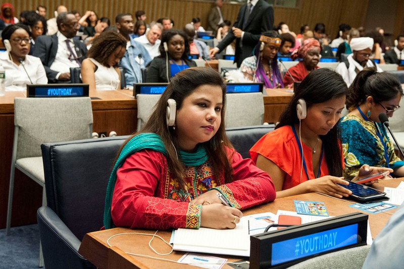青年代表參加在聯合國紐約總部舉行的“青年建設和平”活動慶祝“國際青年日”。 （圖源：聯合國/Kim Haughton）